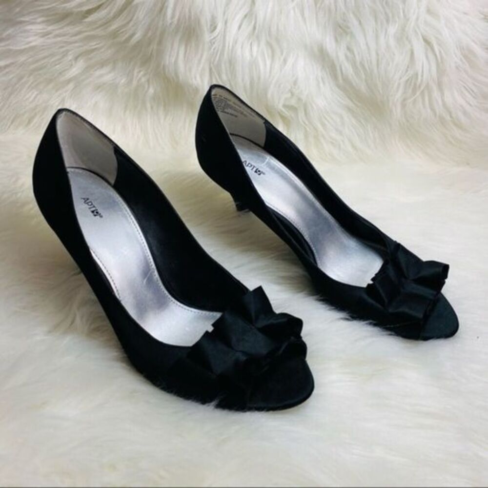 Apt. 9 Black Satan Pumps Vintage Ruffled Peep Toe 4‎ inch Heels